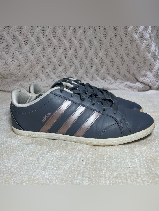 adidas Shoes - Adidas Girl/Women Gray Sneakers with Rose Gold Stripes size 6.5